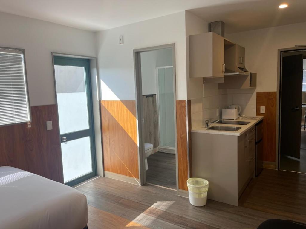 Conway Motel Manukau Окленд Экстерьер фото
